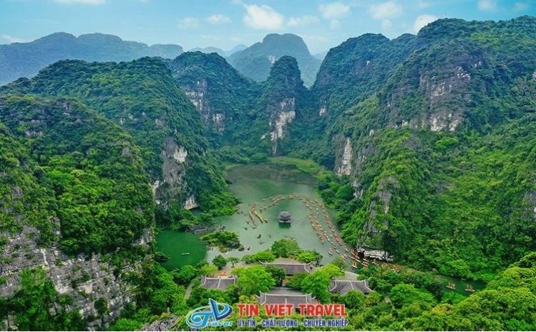 Cảnh quan non nước hữu tình tại khu du lịch Tràng An