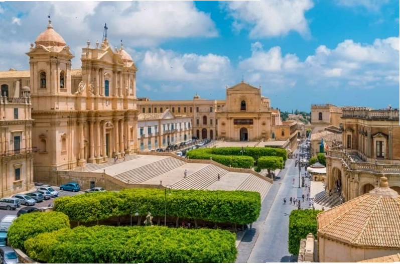 Cảnh quan nông thôn Sicily với những vườn nho xanh mướt