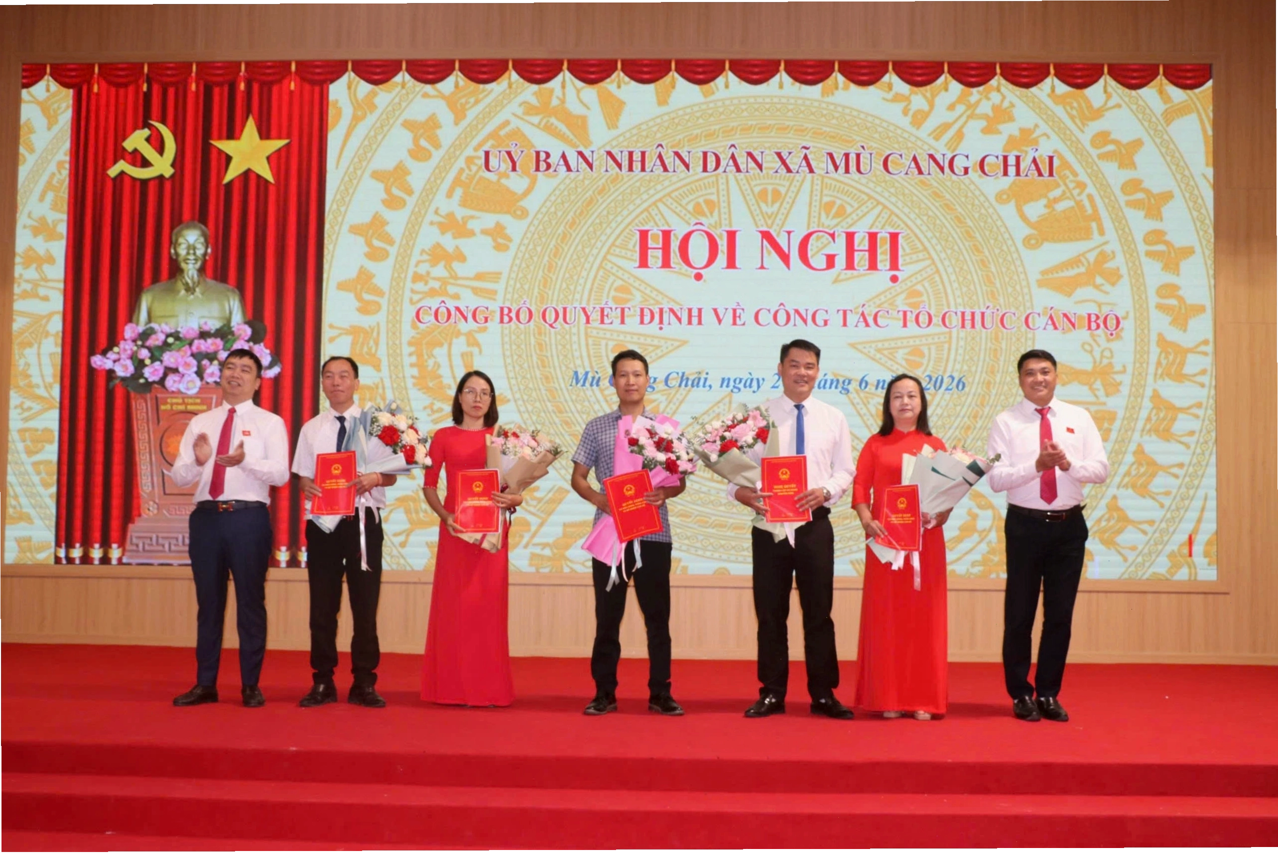 Cảnh quan núi non hùng vĩ tại Mù Cang Chải