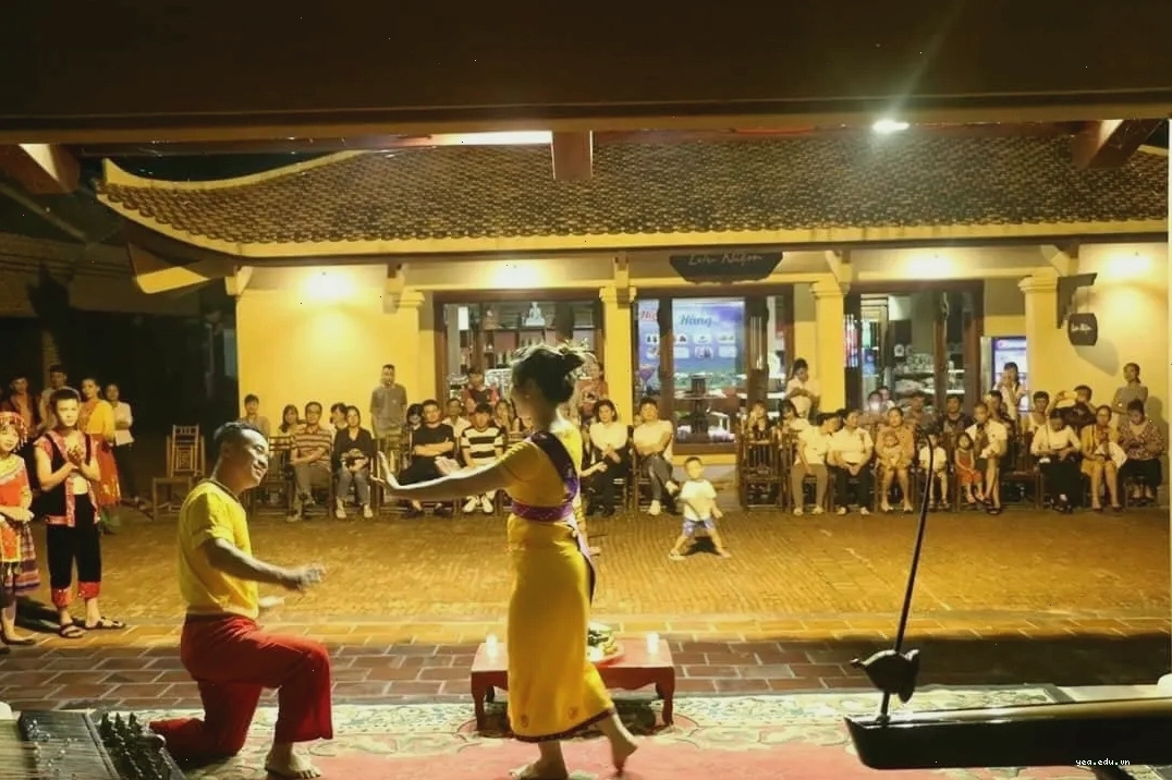 Cảnh quan núi non hùng vĩ tại Yên Tử vào mùa thu