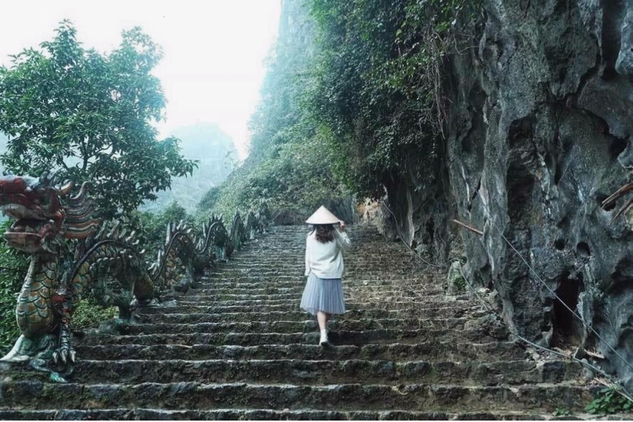 Cảnh quan núi Phai Vệ, Lạng Sơn với các bậc đá