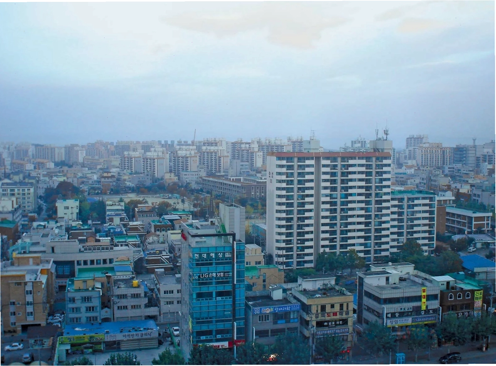 Cảnh quan thành phố Cheongju về đêm
