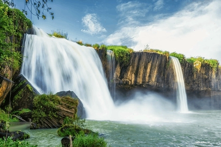 Cảnh quan thiên nhiên hùng vĩ của khu bảo tồn Nậm Nung với những ngọn đồi xanh mướt