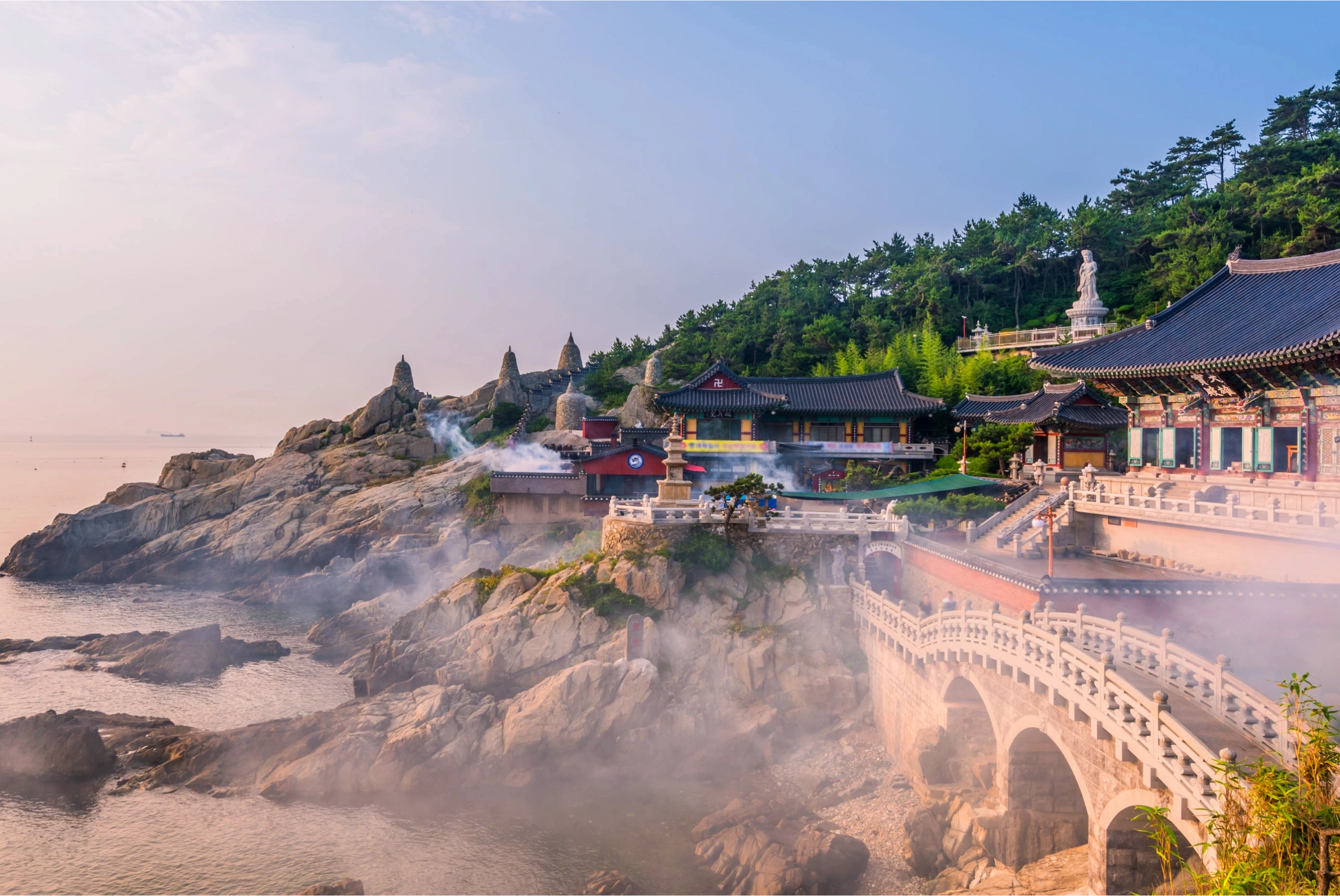 Cảnh quan thiên nhiên hùng vĩ tại công viên Taejongdae nhìn ra biển