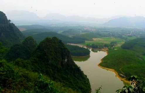 Cảnh quan thiên nhiên hùng vĩ tại Lạc Thủy, Hòa Bình
