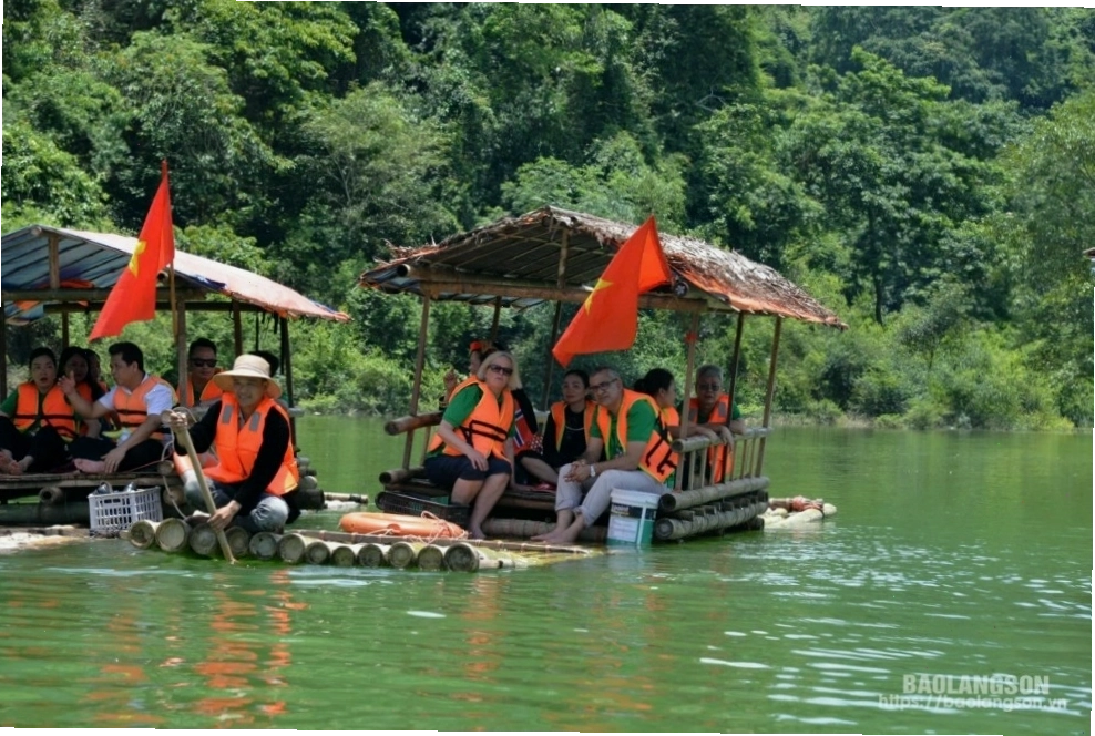 Cảnh quan thiên nhiên tươi đẹp tại Hữu Lũng, Lạng Sơn