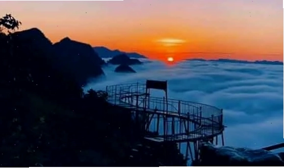 Cảnh quan thơ mộng của tour Ba Khan Lòng Hồ Hòa Bình 2 ngày 1 đêm