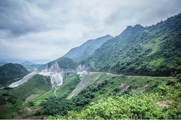 Cảnh quan thơ mộng tại Đèo Thung Khe