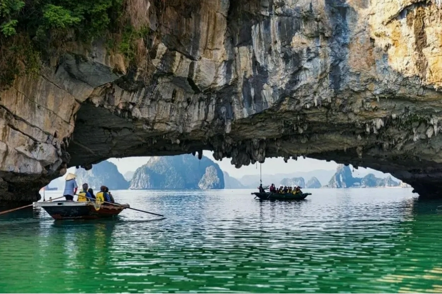 Cảnh quan tự nhiên hoang sơ của Hang Luồn