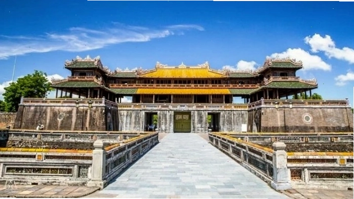 Cảnh quan xanh mát bên trong Hoàng thành Huế