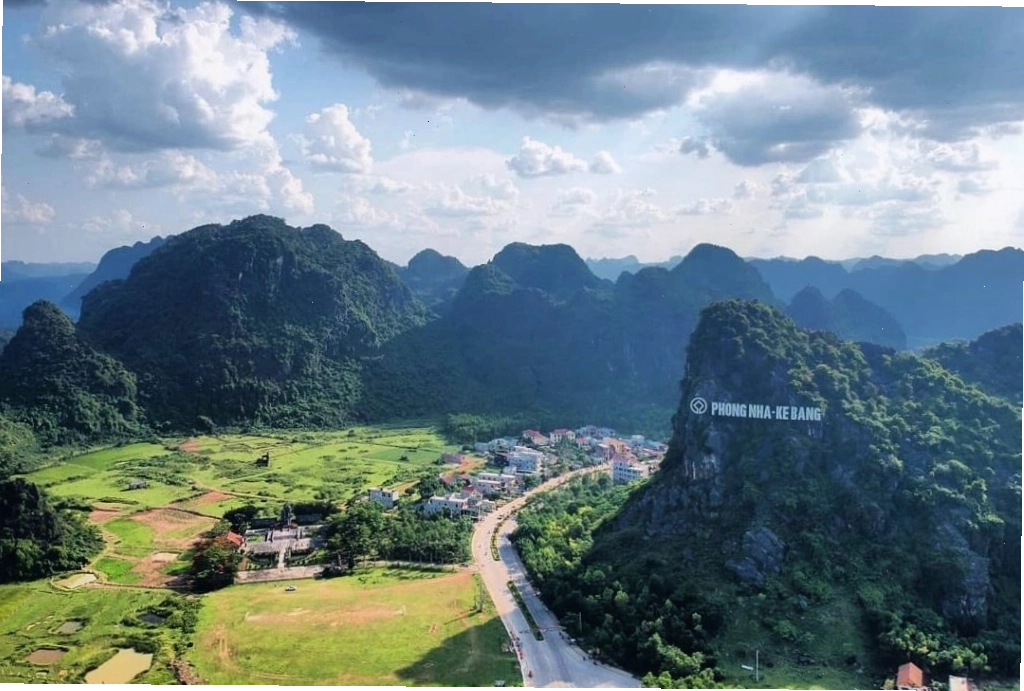 Cảnh quan xanh mát của Vườn quốc gia Phong Nha - Kẻ Bàng