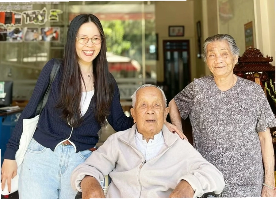 Cảnh quan yên bình tại khu vực Biển Hồ Chè gần hàng thông trăm tuổi
