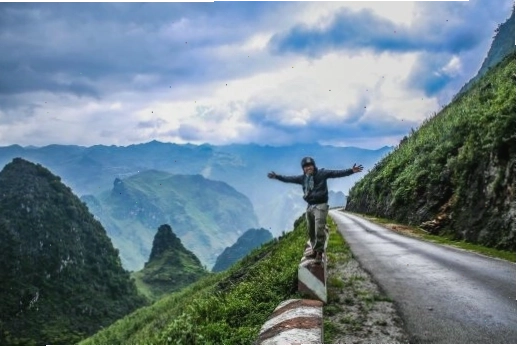 Cảnh sắc Hà Giang tháng 2 với hoa đào, hoa mận nở rộ