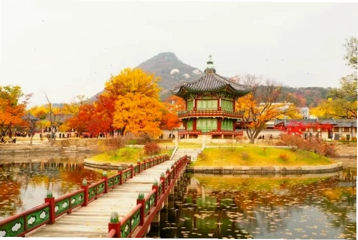 Cảnh sắc mùa thu tại Hyangwonjeong