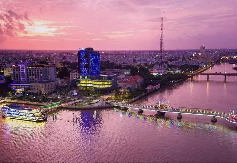Cảnh sông Hậu thơ mộng
