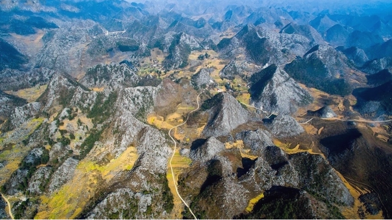 Cao nguyên đá Đồng Văn Hà Giang với những khối đá tai mèo hùng vĩ