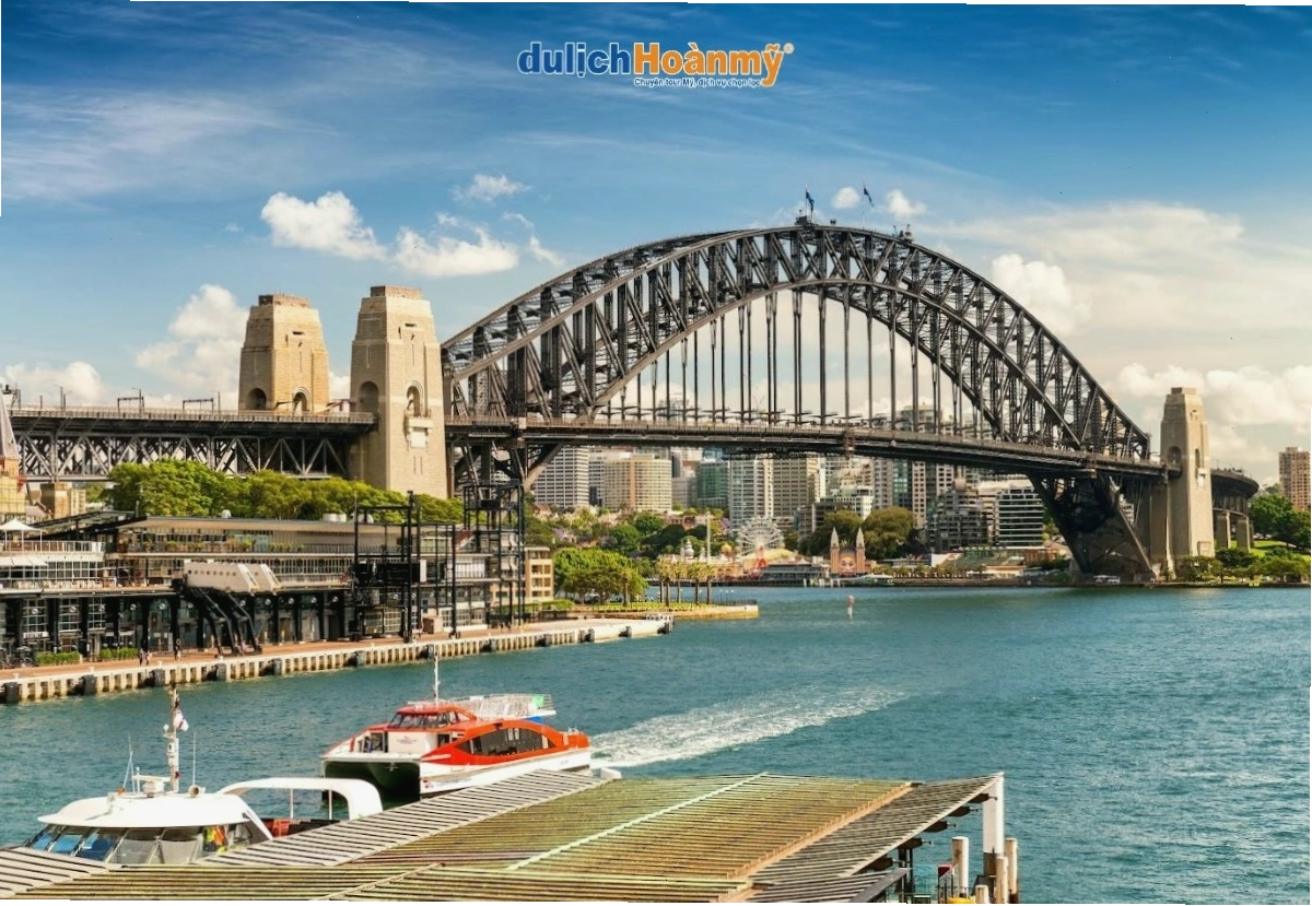Cầu cảng Sydney Harbour Bridge về đêm