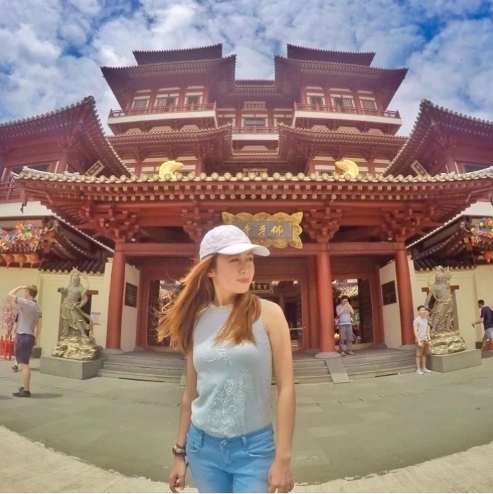 Cầu thang xoắn ốc đầy màu sắc tại Bugis Village