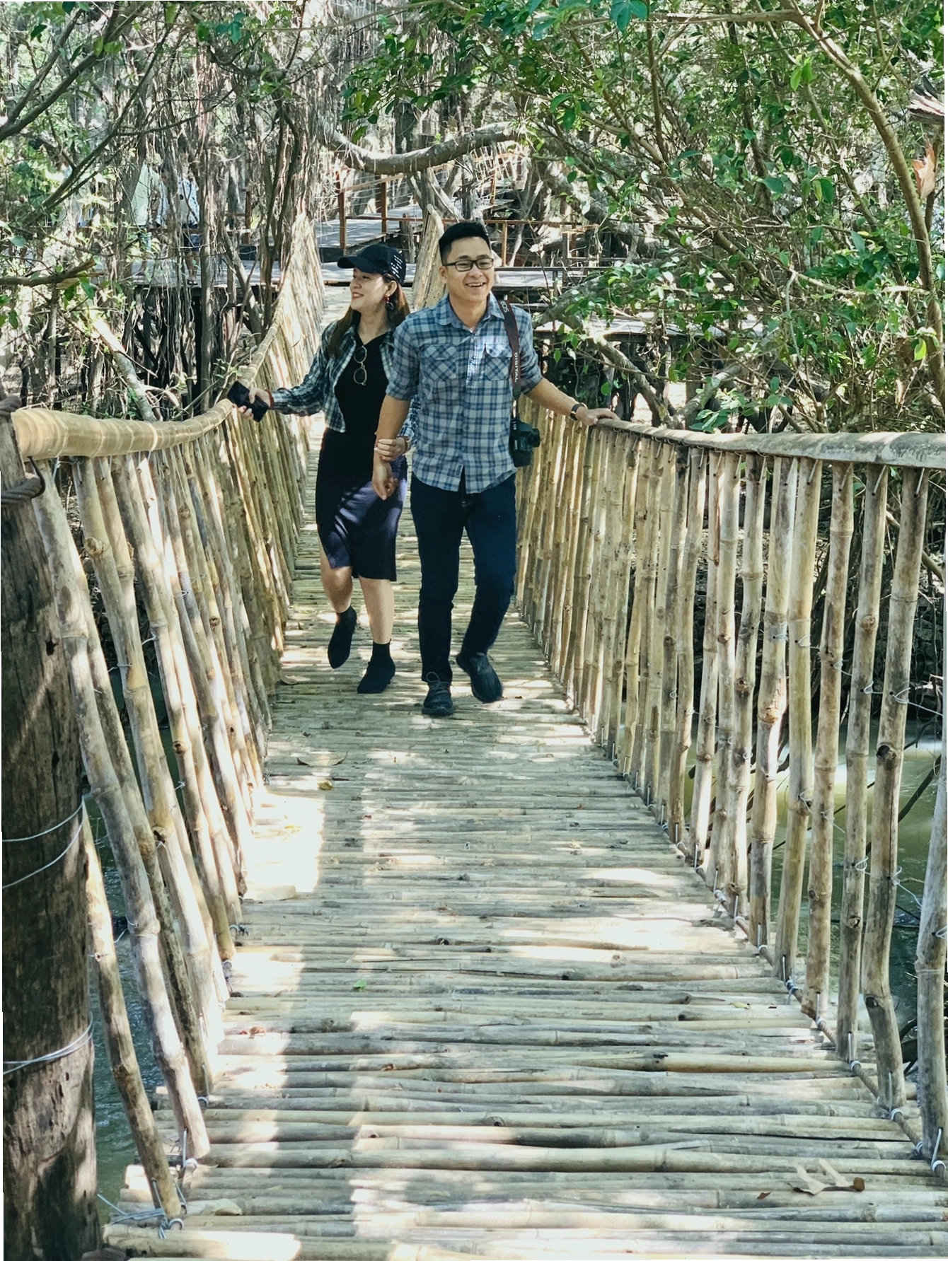 Cầu treo Buôn Đôn bắc qua sông Sêrêpốk, nơi mang đậm bản sắc văn hóa Tây Nguyên