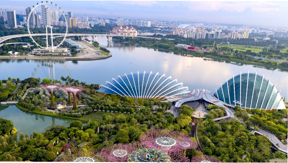 Changi Airport Jewel với thác nước trong nhà