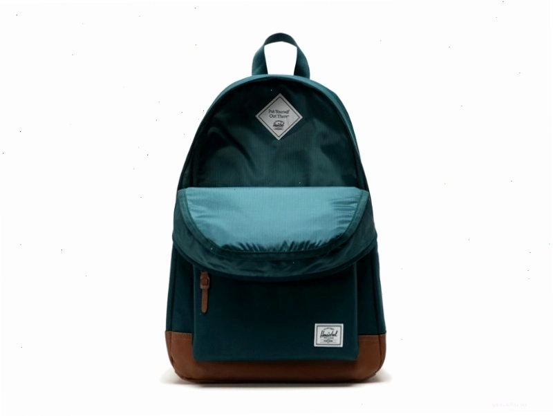 Chất liệu vải Polyester bền bỉ trên balo