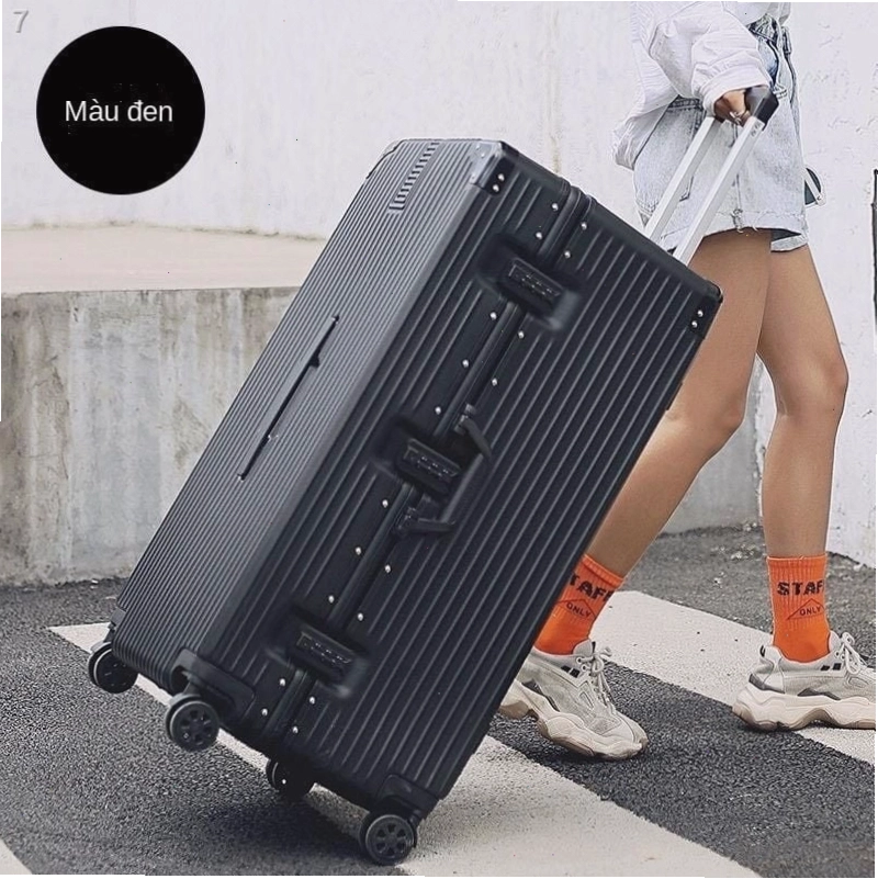 Chi tiết khóa số TSA trên vali khổng lồ