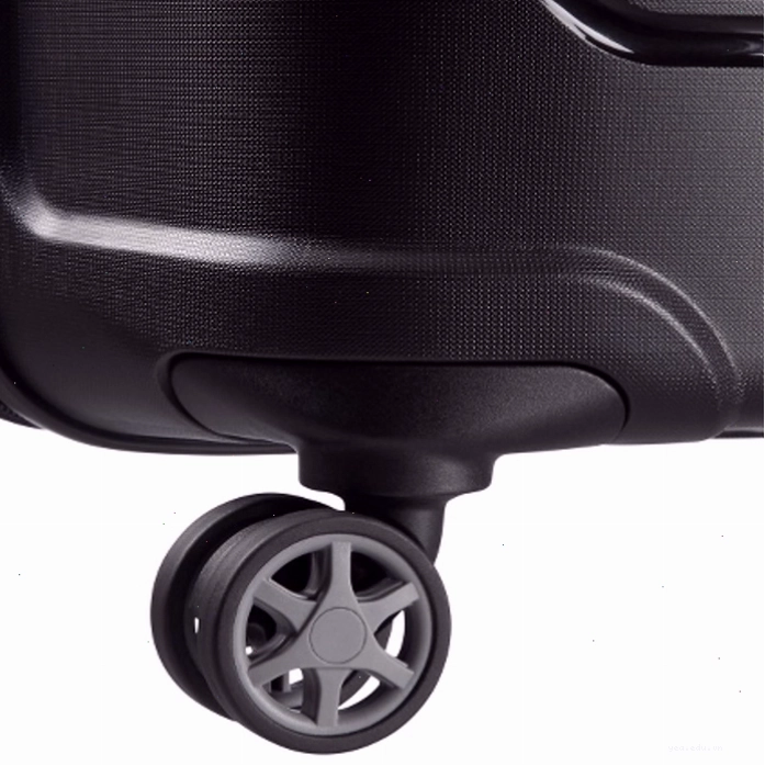Chi tiết khóa và cần kéo của vali size 22 inch
