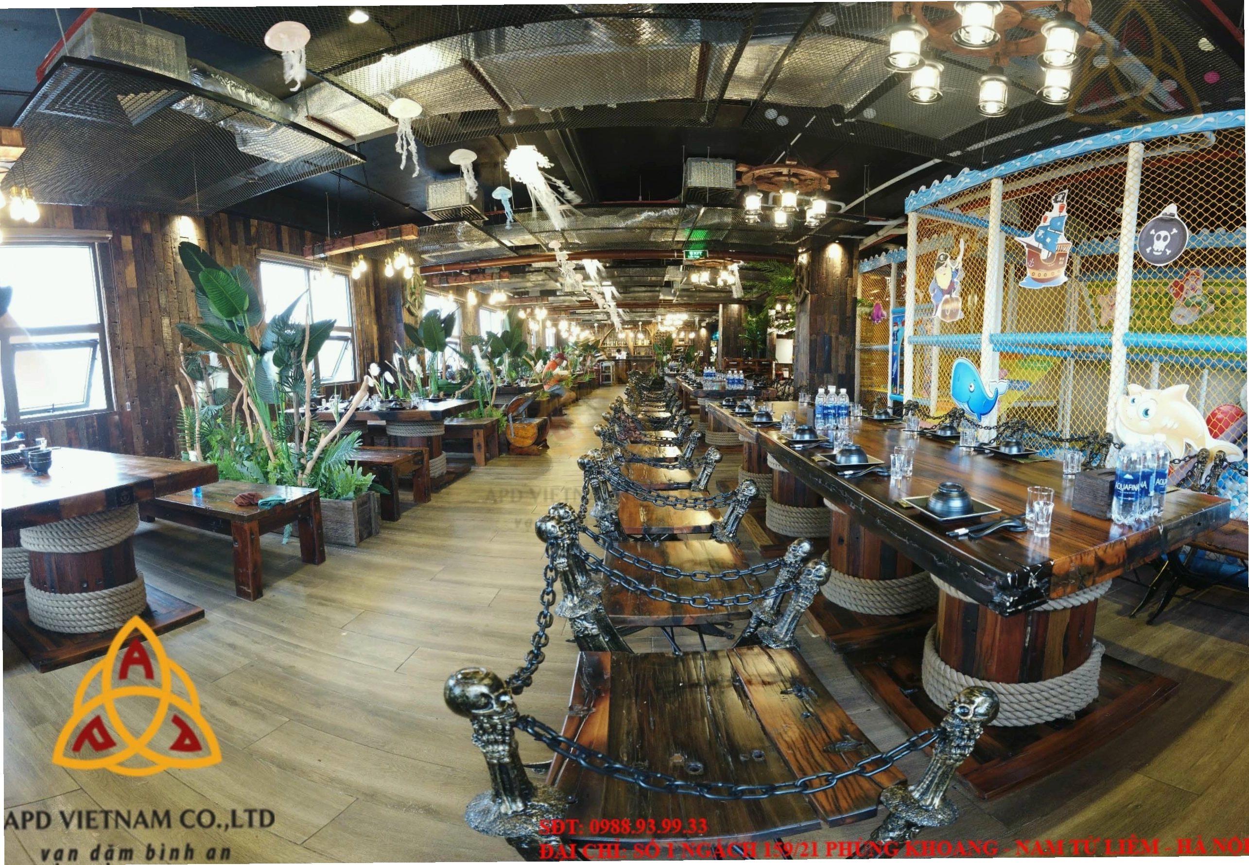 Chi tiết nội thất gỗ tàu thuyền tại King Palace