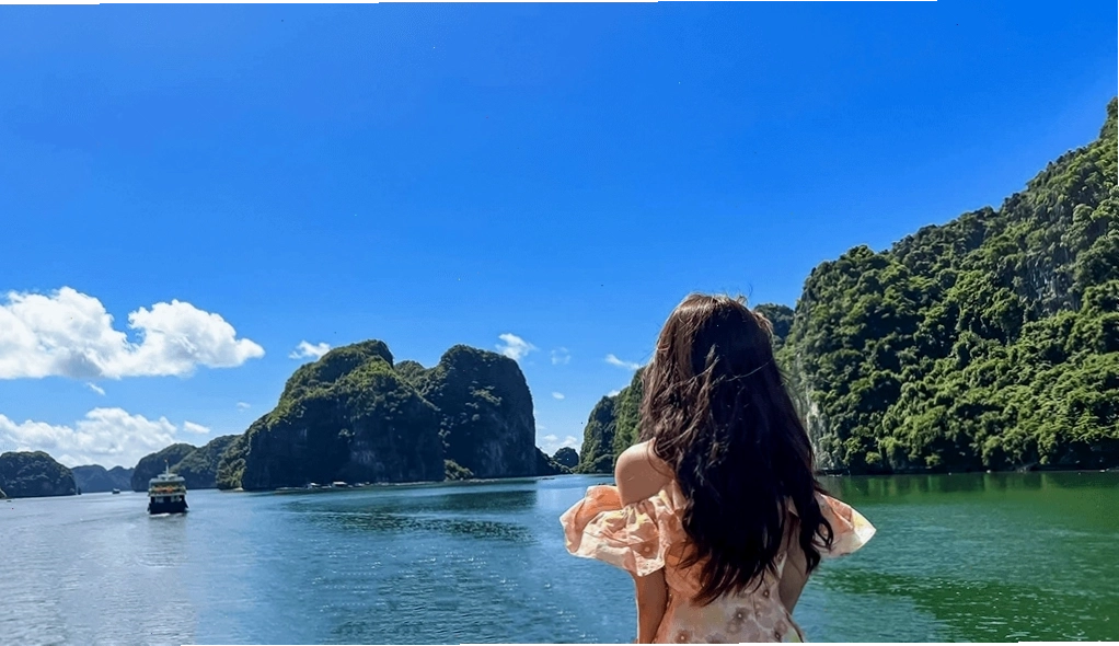 Chinh phục đỉnh Ngự Lâm tại Cát Bà