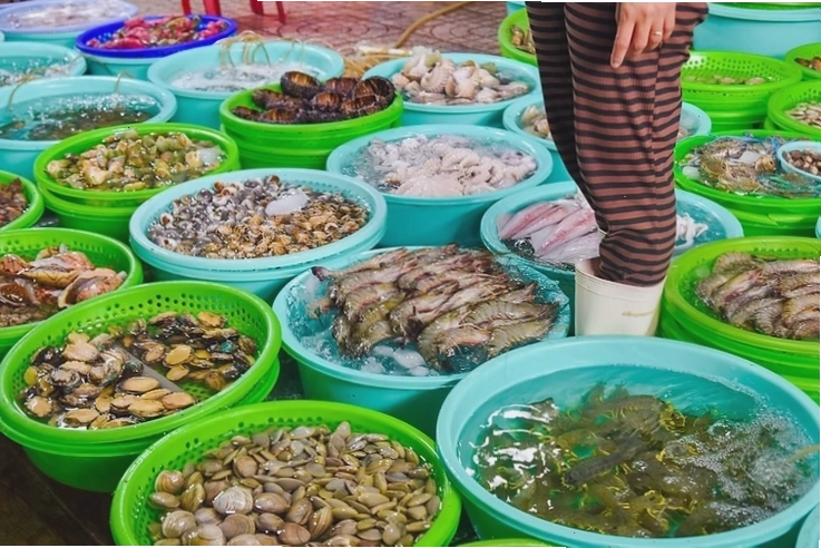 Chợ hải sản Hàng Dương