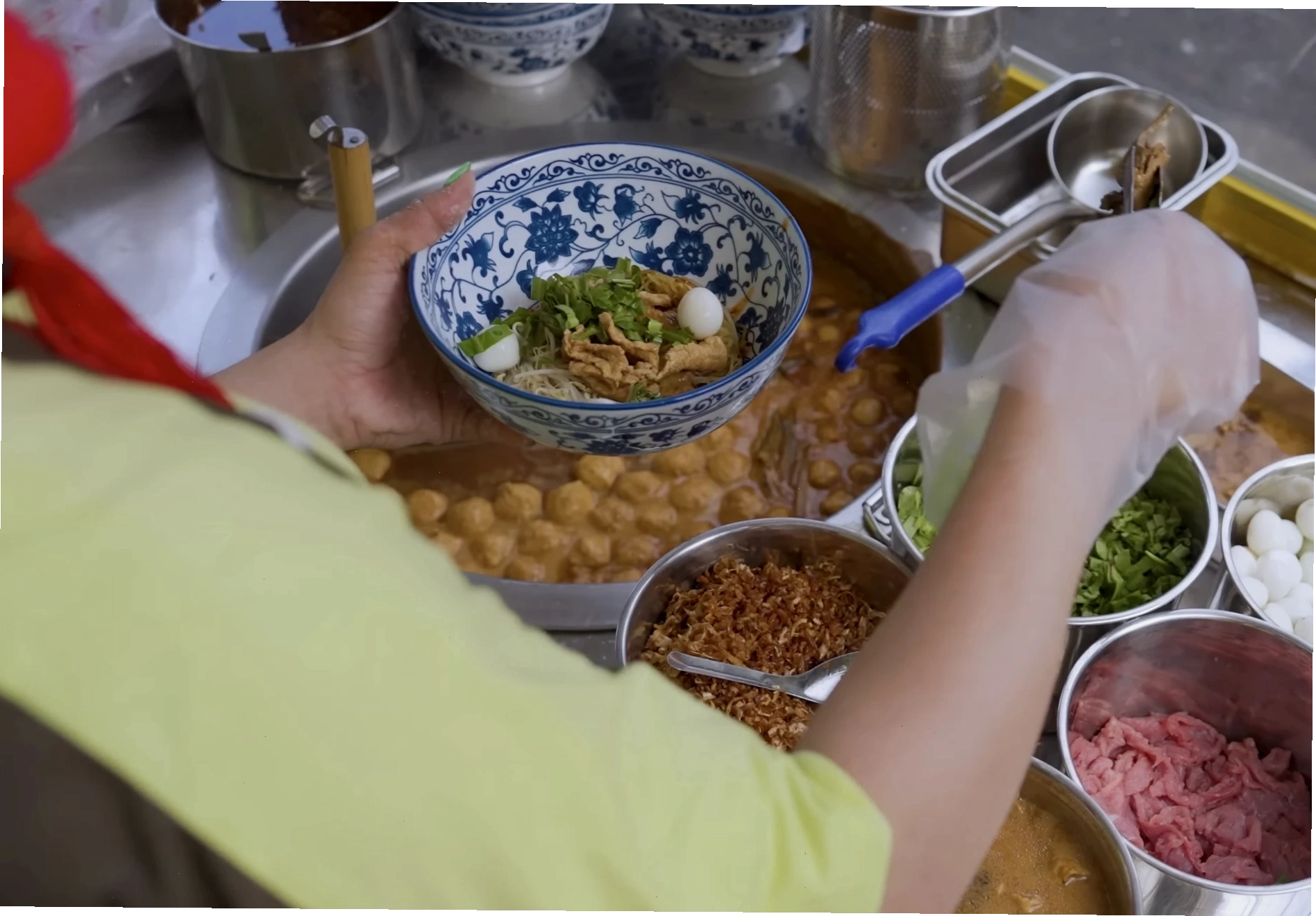 Chủ quán Ty Thy chia sẻ về món hủ tiếu thuyền Thái Lan mới