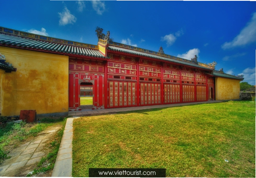 Chùa Thiên Mụ - Ngôi chùa cổ kính bên dòng sông Hương