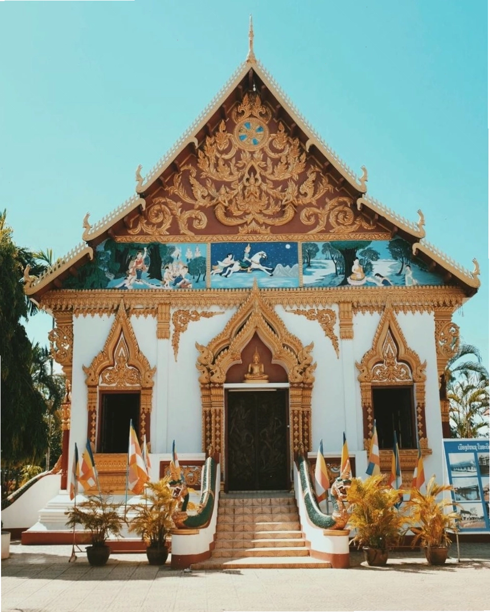 Chùa Wat Luang Pakse với kiến trúc Phật giáo nhiều màu sắc