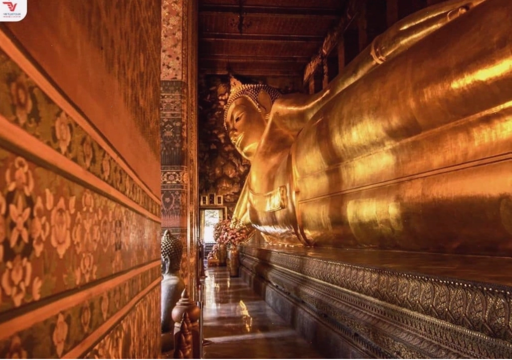 Chùa Wat Pho với tượng Phật Nằm dát vàng ấn tượng