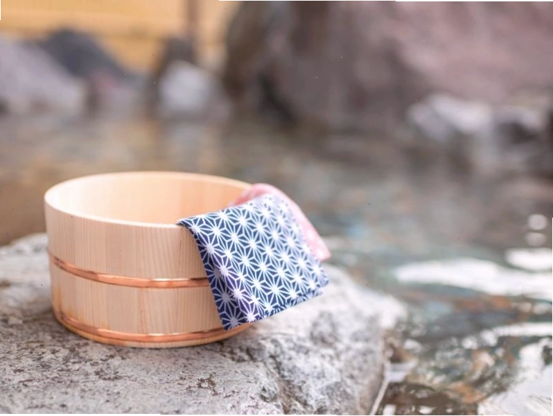 Chuẩn bị đồ vật cần thiết khi đi tắm onsen