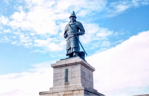Chuông Công dân Citizen's Bell tại công viên Yongdusan
