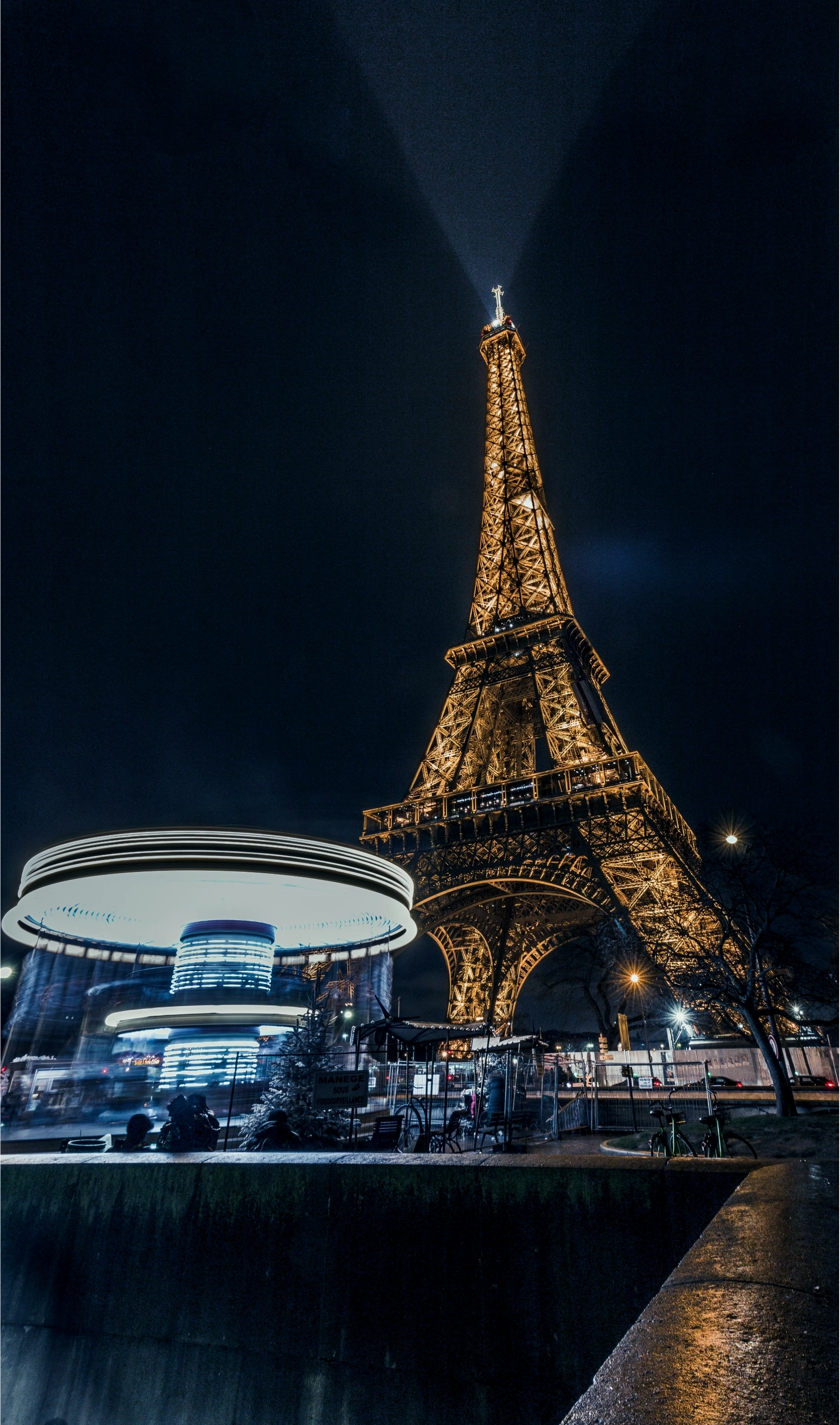 Chụp hình tháp Eiffel vào buổi tối có thể khiến bạn... bị kiện ra toà, và đây là lí do! - Ảnh 3.