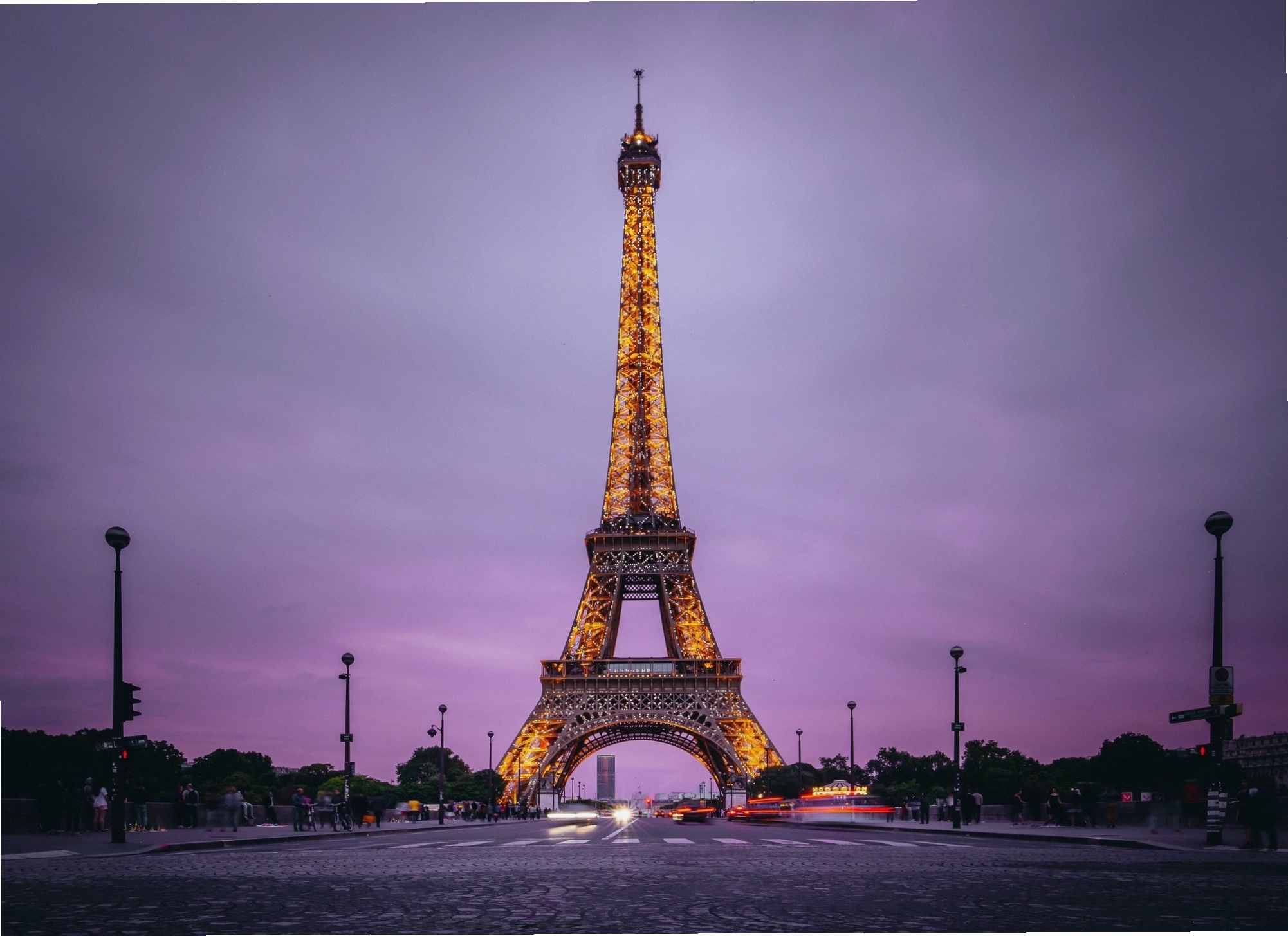 Chụp hình tháp Eiffel vào buổi tối có thể khiến bạn... bị kiện ra toà, và đây là lí do! - Ảnh 4.