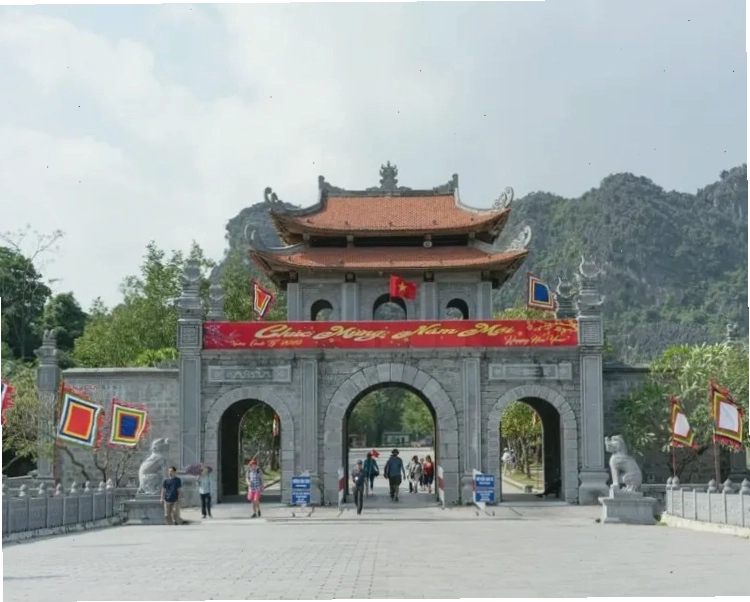 Cố đô Hoa Lư ở Tràng An là pháo đài phòng thủ của các vị vua thời xưa.