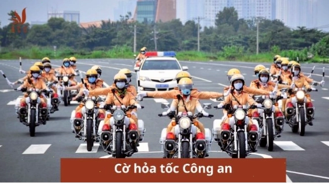 Cờ hỏa tốc của xe Công an