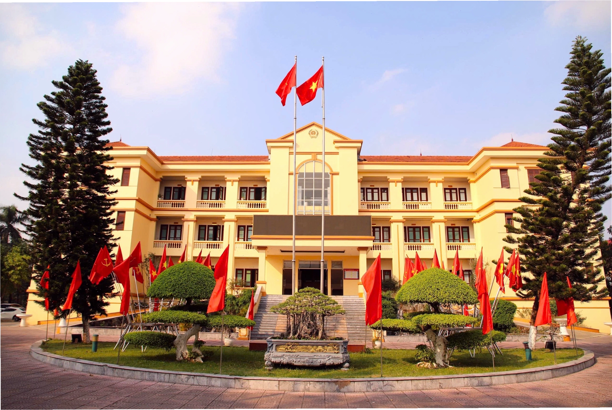 Cơ sở hạ tầng hiện tại của UBND xã Tiên Du
