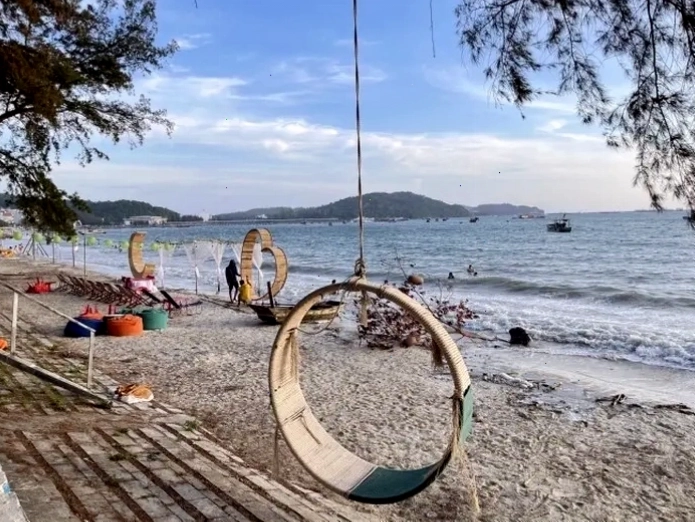 Con đường Tình Yêu thơ mộng ở Cô Tô