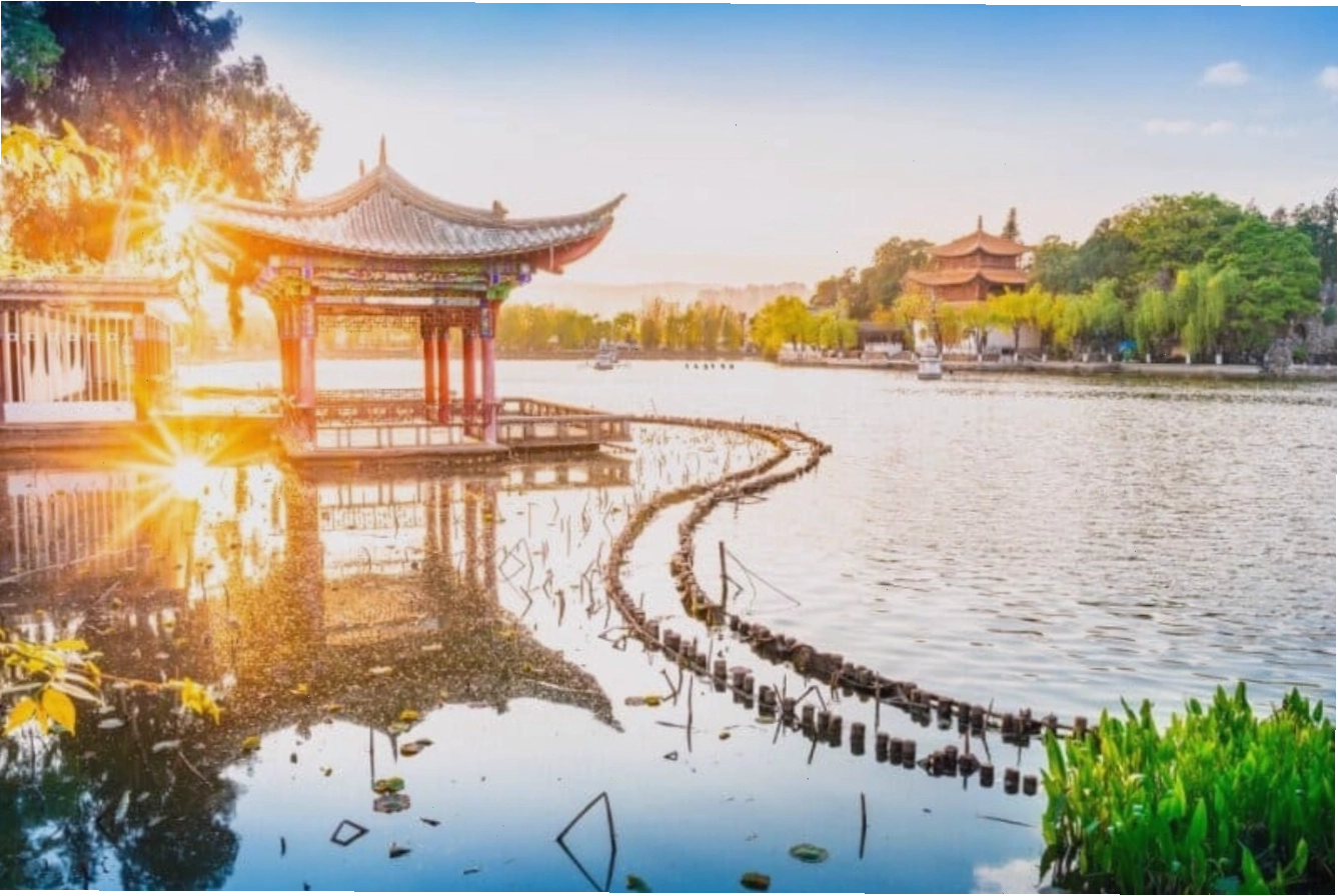 Côn Minh - Địa điểm du lịch Vân Nam với khung cảnh thơ mộng và khí hậu dễ chịu