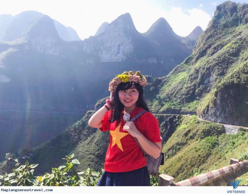 Cổng trời và núi đôi Quản Bạ tại Hà Giang