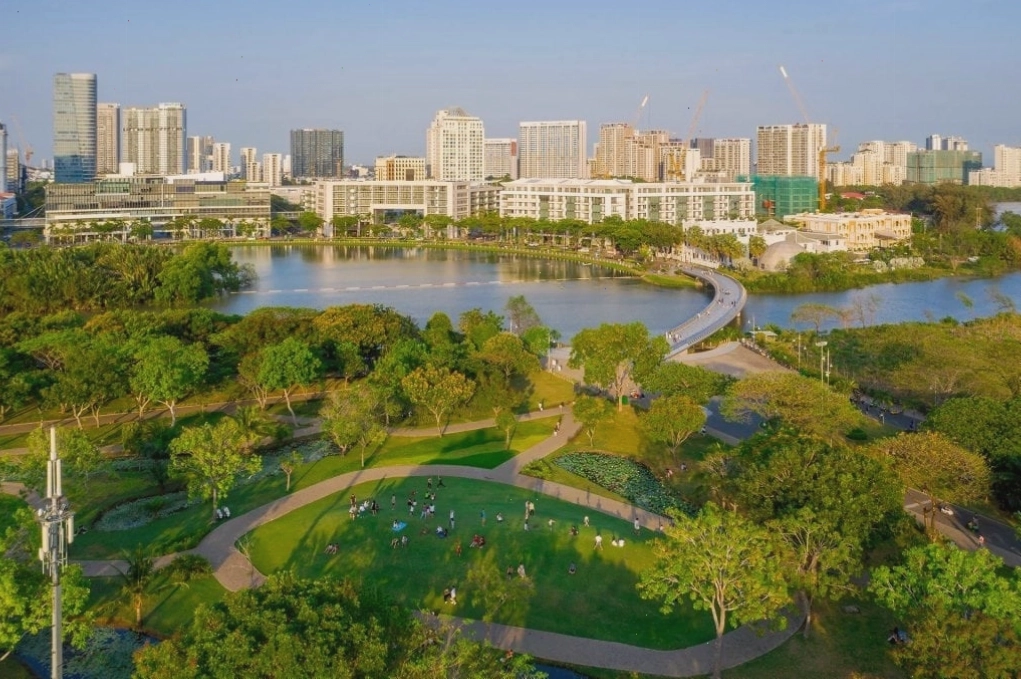 Công viên Hồ Bán Nguyệt liền kề The Horizon Phú Mỹ Hưng