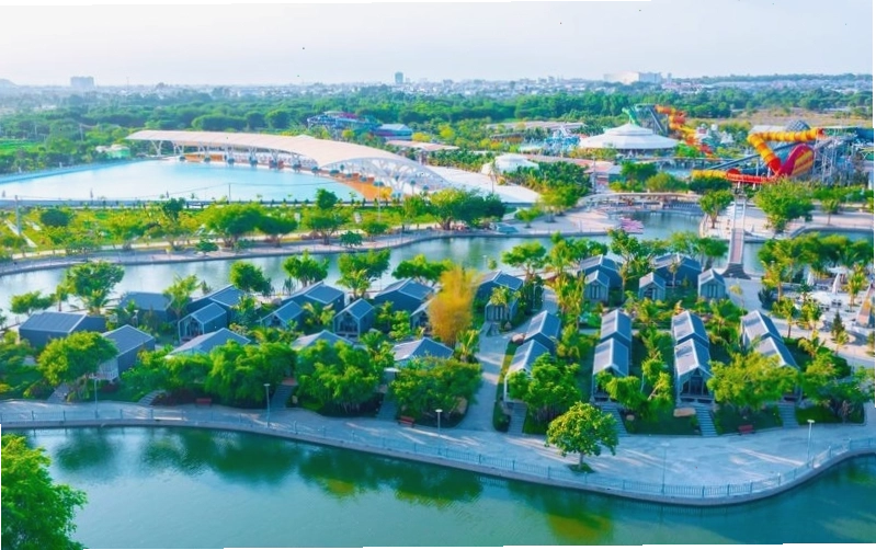 Công viên nước Amazing Bay Sơn Tiên với sóng thần ấn tượng