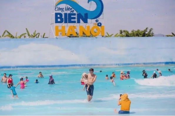 Công viên VinWonders Wave Park & Water Park với biển hồ nhân tạo