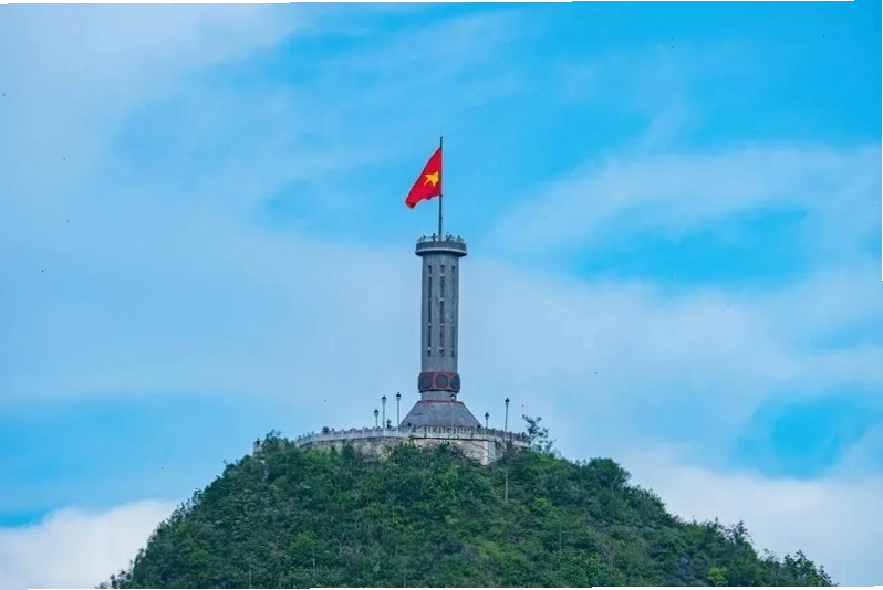 Cột cờ Lũng Cú nhìn từ trên cao