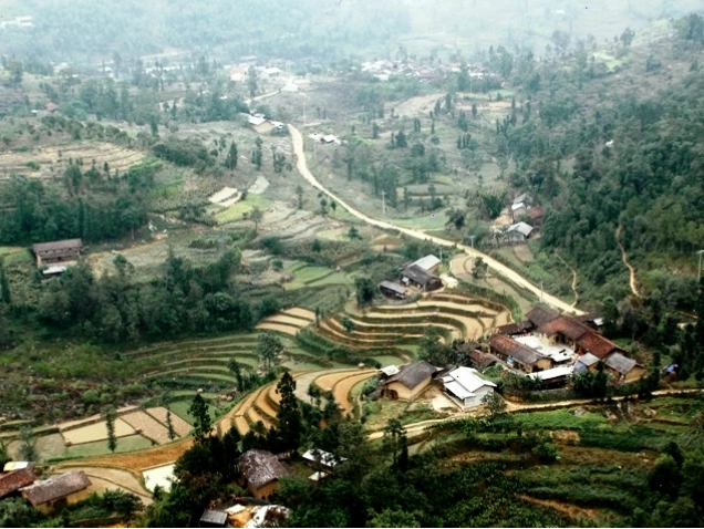 Cột cờ Lũng Cú nhìn từ trên cao