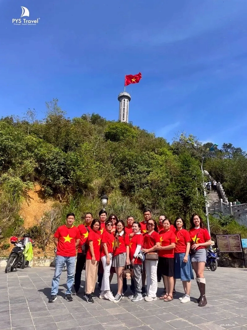 Cột cờ Lũng Cú và cảnh quan thiên nhiên